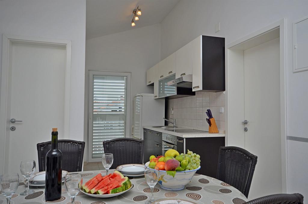 Apartments Sime Vodice Bagian luar foto