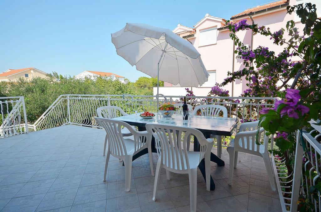 Apartments Sime Vodice Bagian luar foto