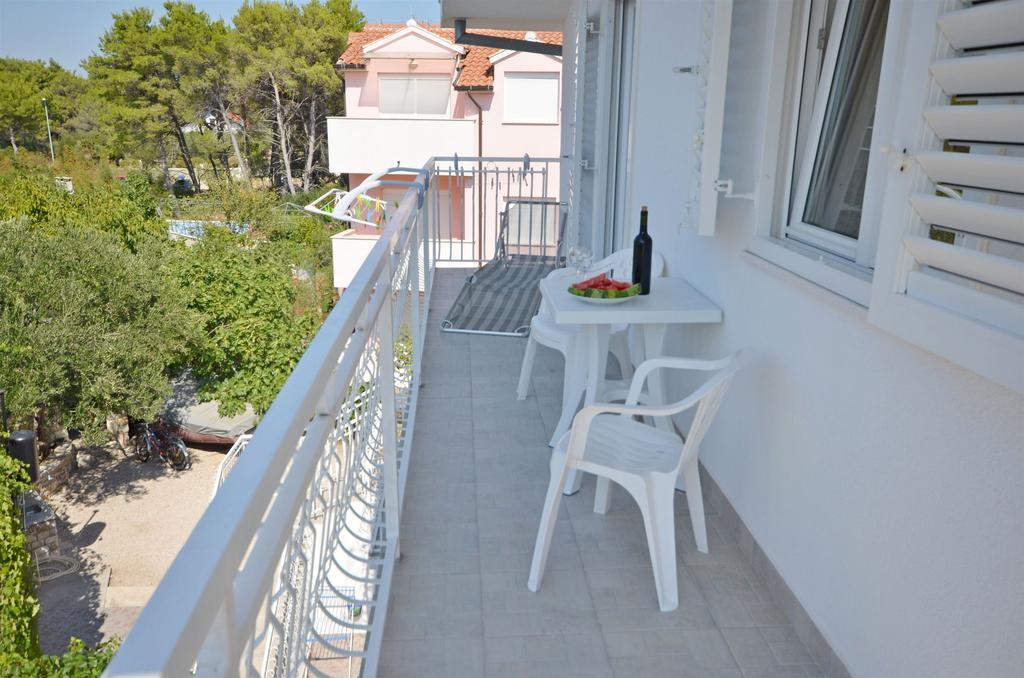Apartments Sime Vodice Bagian luar foto
